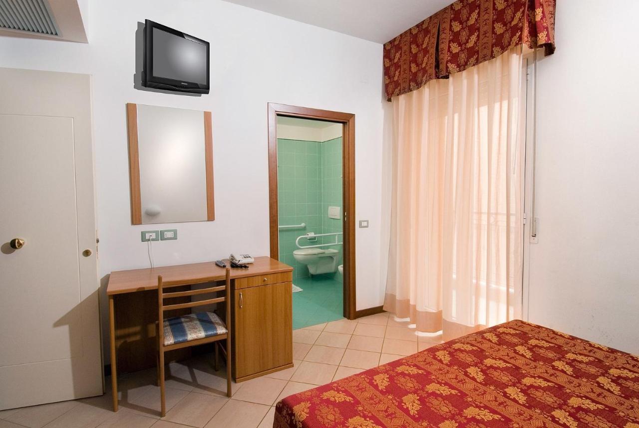 Hotel Belvedere Misano Adriatico Pokoj fotografie